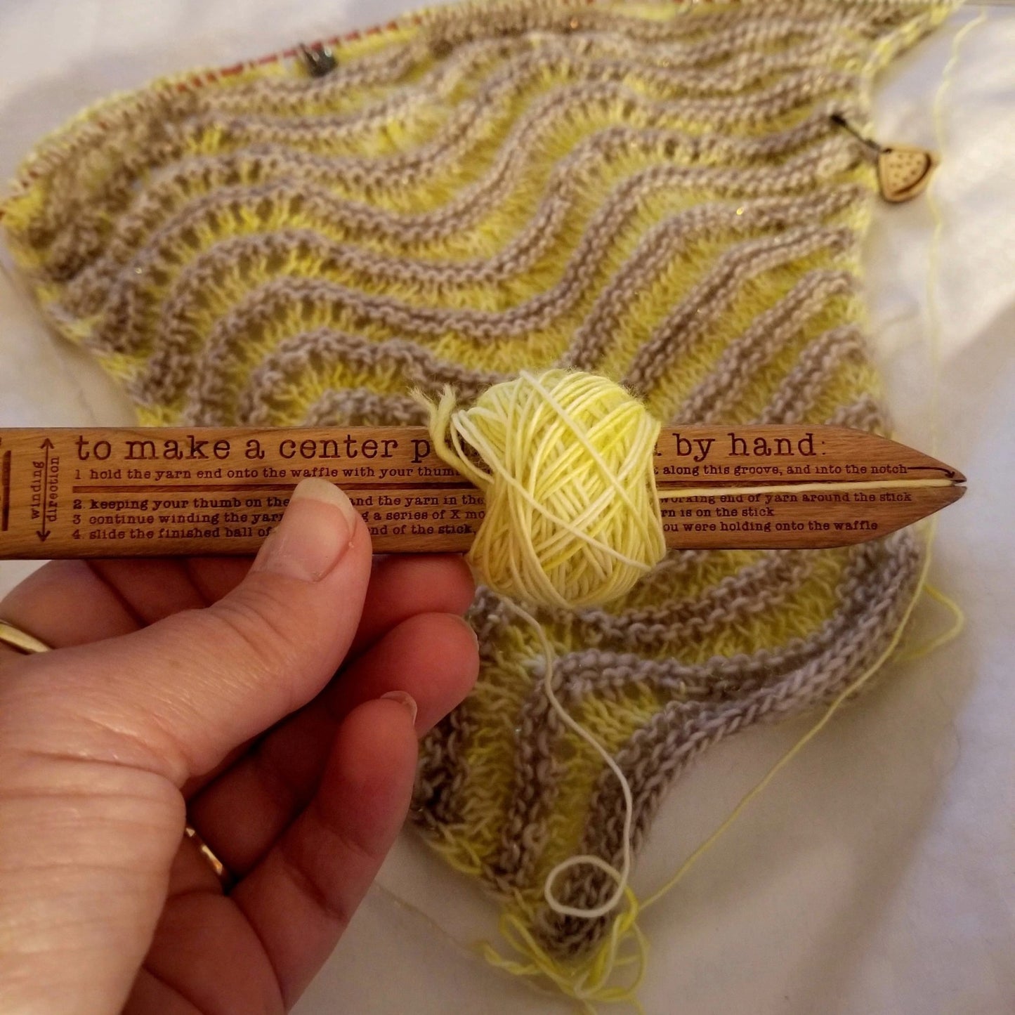 Center-Pull Yarn Ball Winding Tool